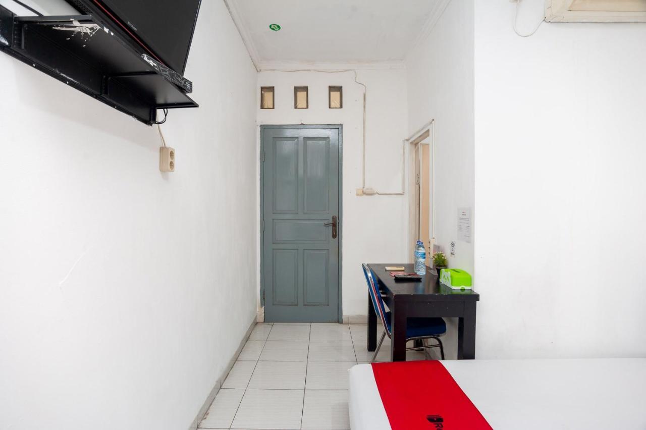 Reddoorz Syariah Near Grand Galaxy Park Ceger Exterior foto