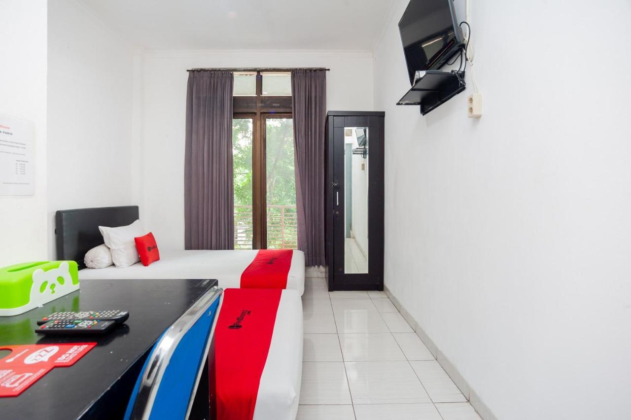 Reddoorz Syariah Near Grand Galaxy Park Ceger Exterior foto