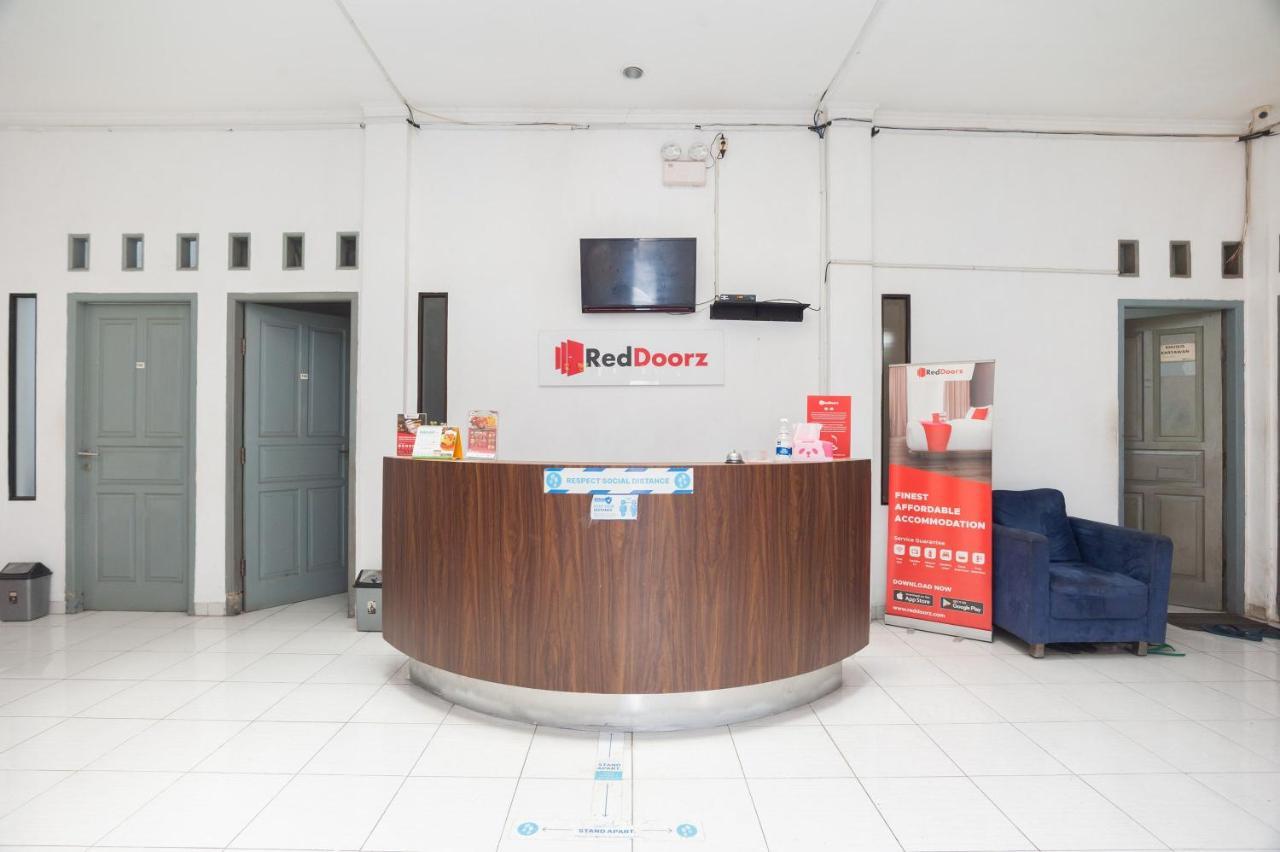 Reddoorz Syariah Near Grand Galaxy Park Ceger Exterior foto
